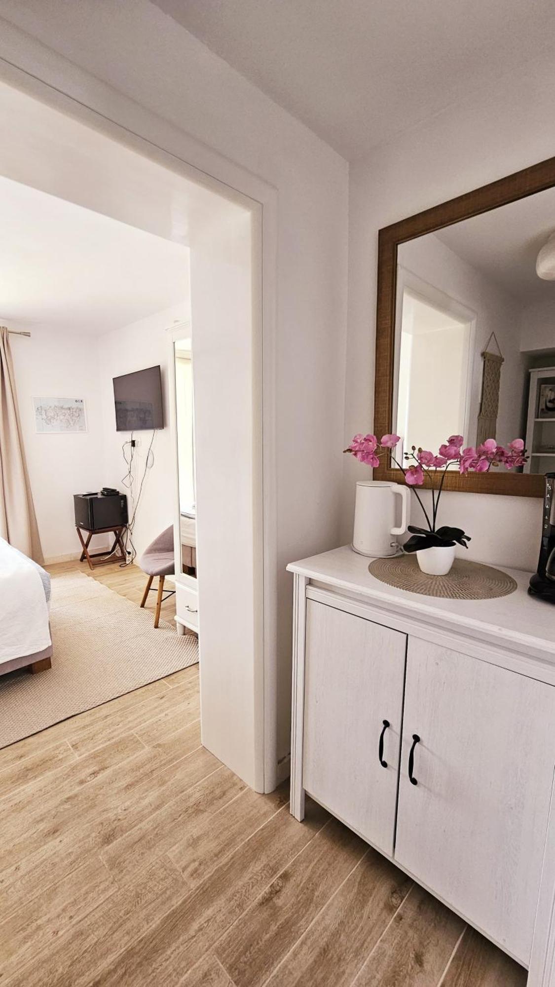 Guesthouse Augusta Insula Lastovo Ngoại thất bức ảnh