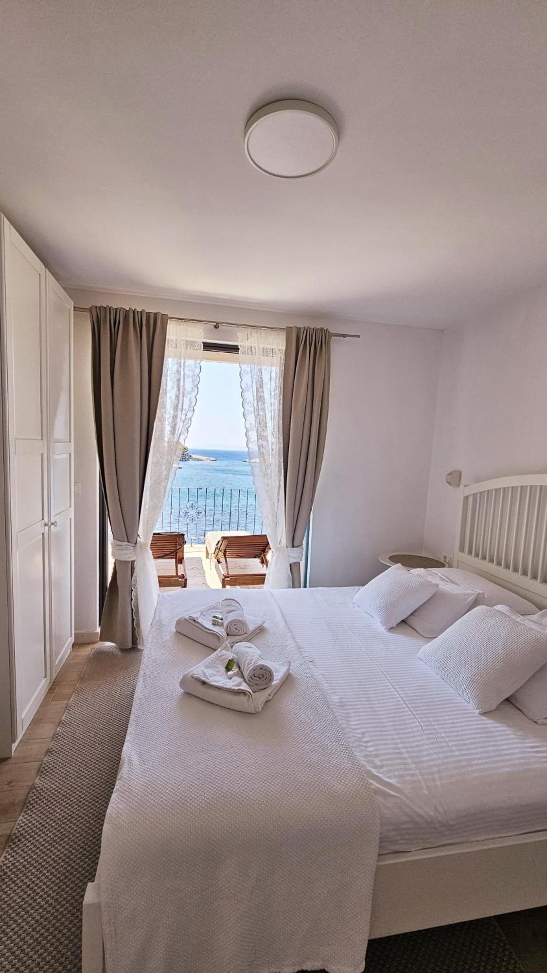 Guesthouse Augusta Insula Lastovo Ngoại thất bức ảnh