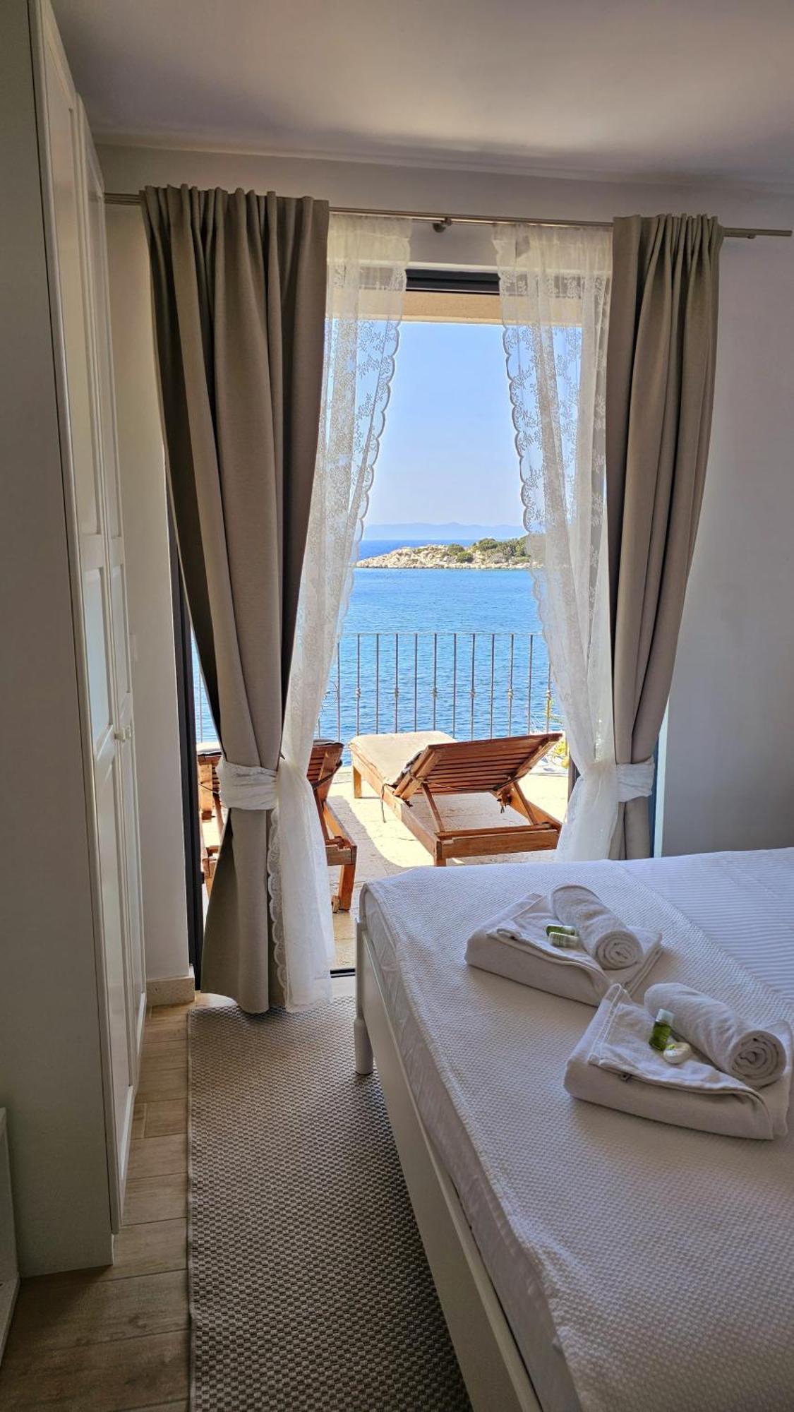 Guesthouse Augusta Insula Lastovo Ngoại thất bức ảnh