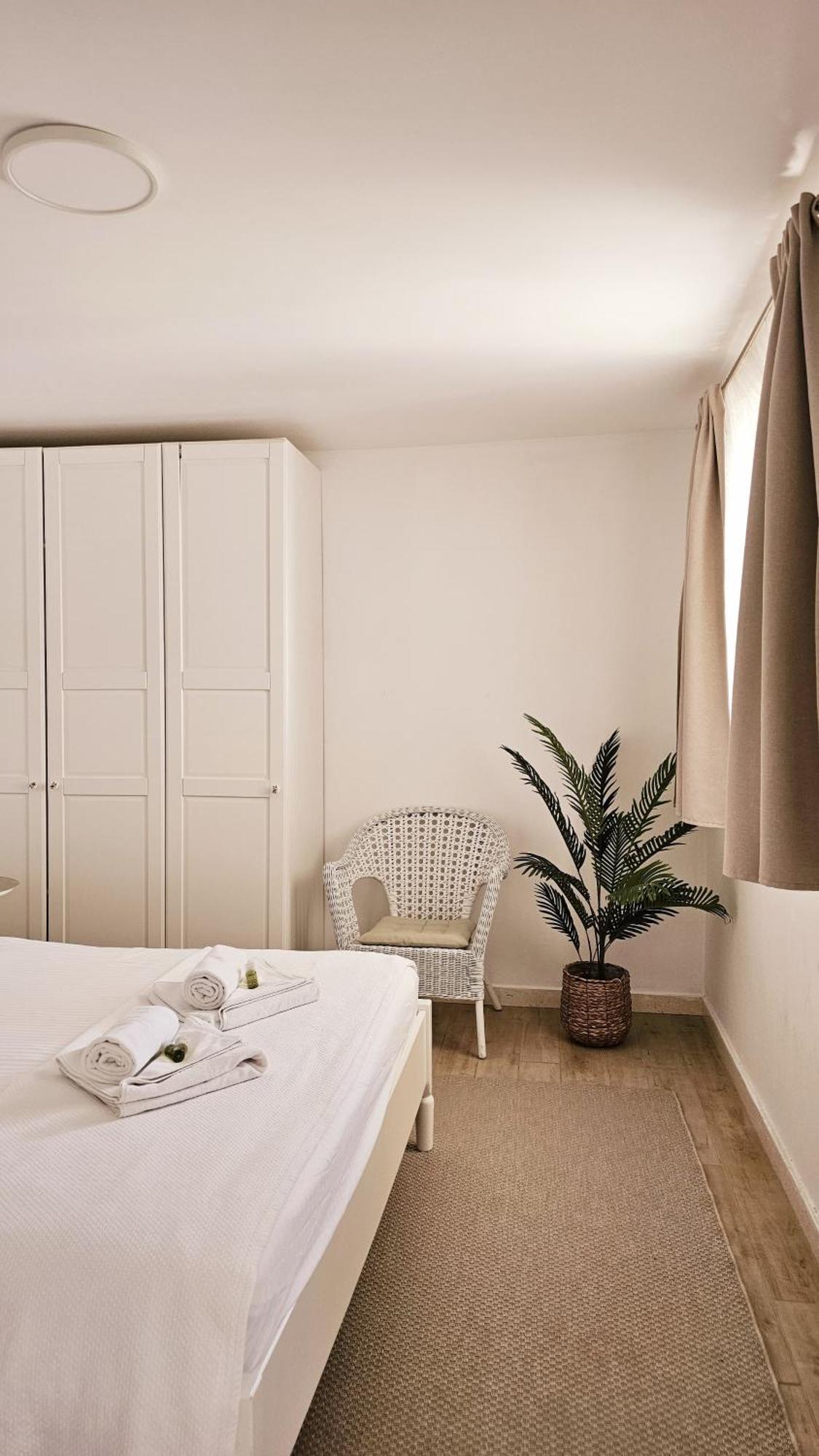 Guesthouse Augusta Insula Lastovo Ngoại thất bức ảnh