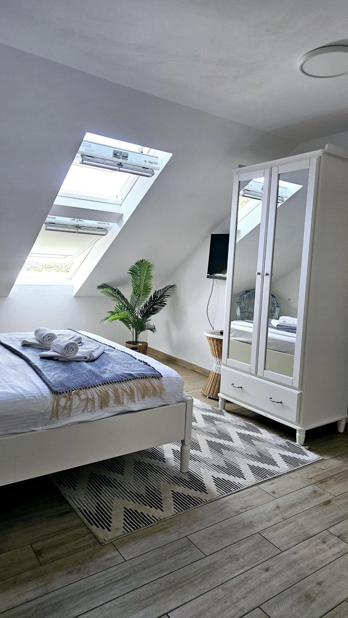 Guesthouse Augusta Insula Lastovo Ngoại thất bức ảnh