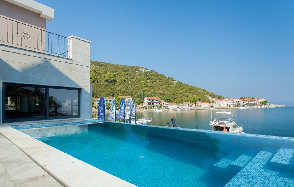 Guesthouse Augusta Insula Lastovo Ngoại thất bức ảnh